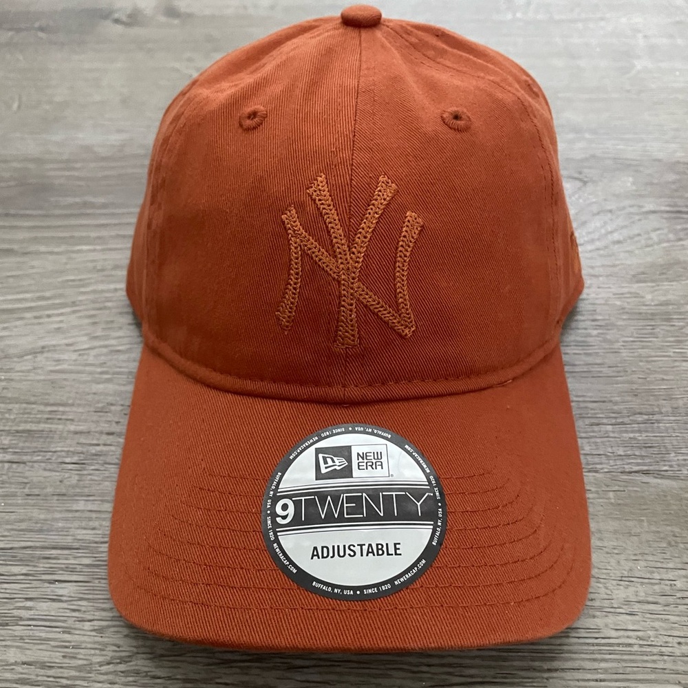 New Era League Essential 9Forty New York Yankees Adjustable Cap